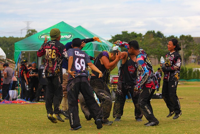 曼奇尼在尝 曼奇尼在尝